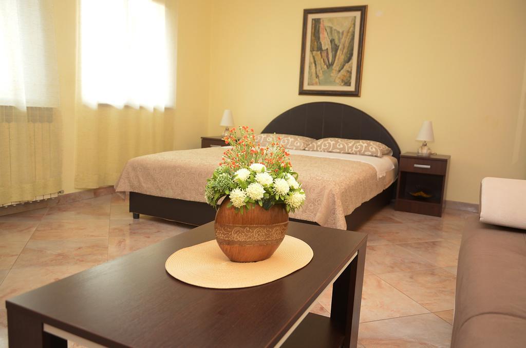 Apartment Adela Котор Екстериор снимка